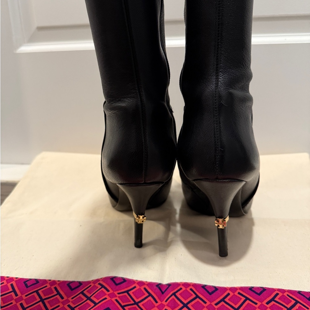 SOLD SOLD Tory Burch Black Leather Knee-High Boots size 8m - Picture 6 of 10